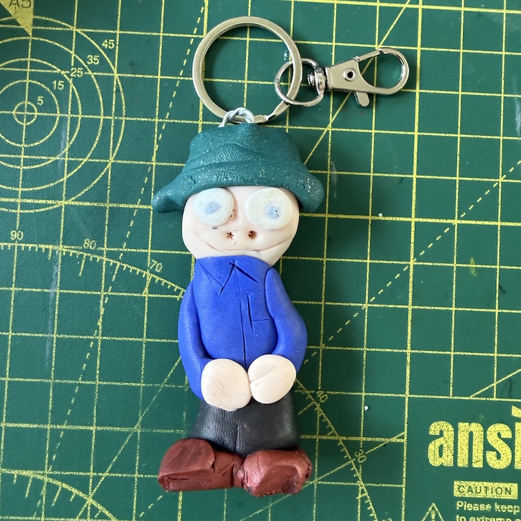 Tilly Hat Bronze Shoes Keyring (Free P&P UK only)